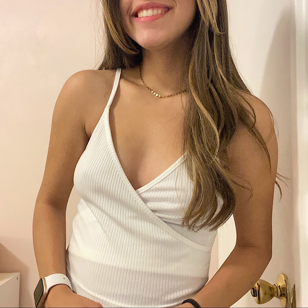 White ribbed cross tank top 🤍